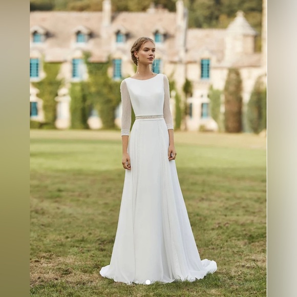 Soft A-Line Open Back White Dress or Wedding Dress (never worn, unaltered) - Picture 3 of 10